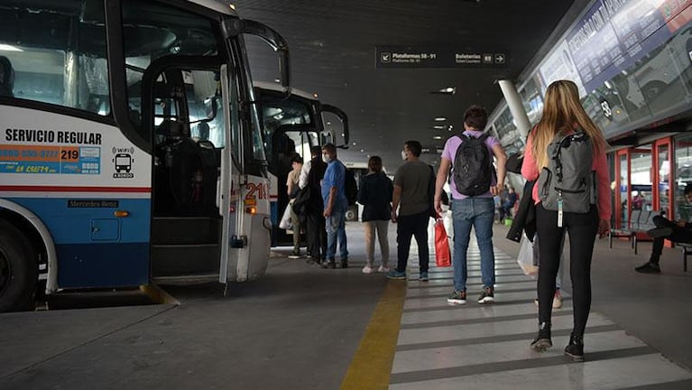 Interurbanos en Córdoba: ya no permitirán pagar con efectivo el boleto a bordo