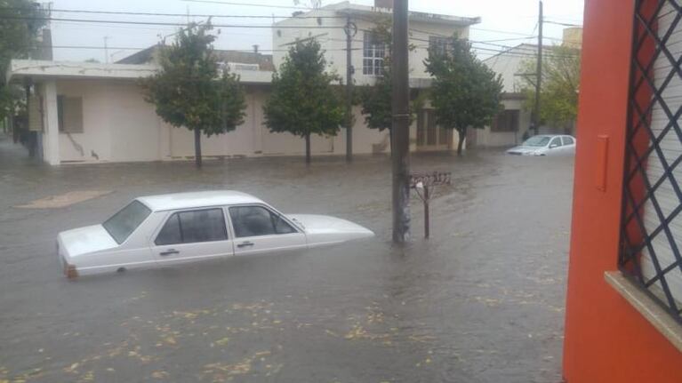 Inundaciones en Río Tercero: cayeron 260 milímetros y hay evacuados