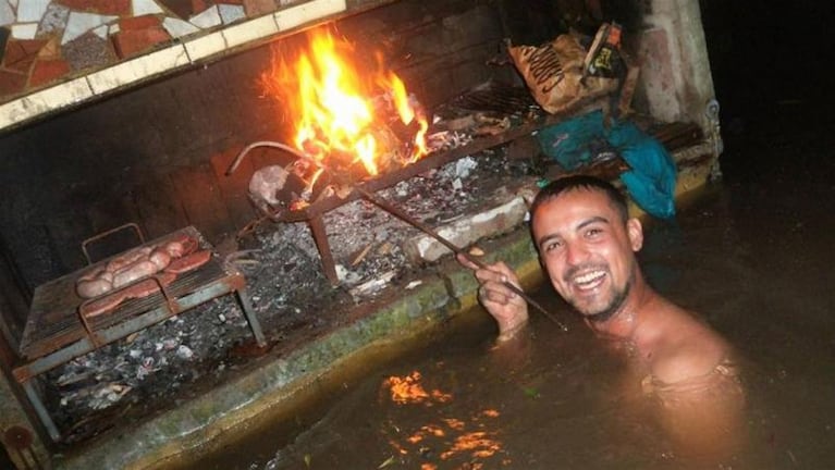 Inundados: las fotos del asado en medio del desastre