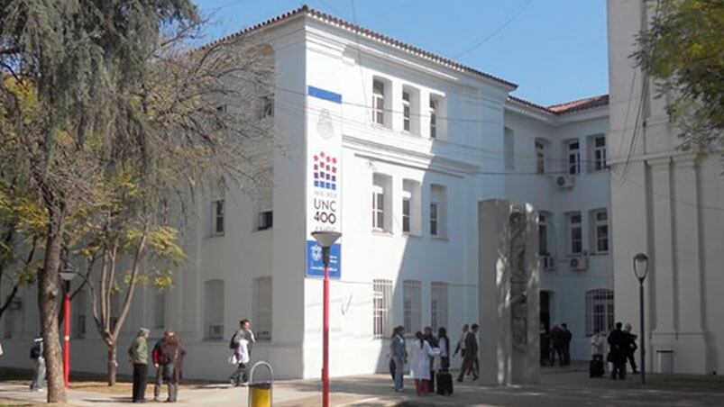 Investigan a docente de la Facultad de Odontología.