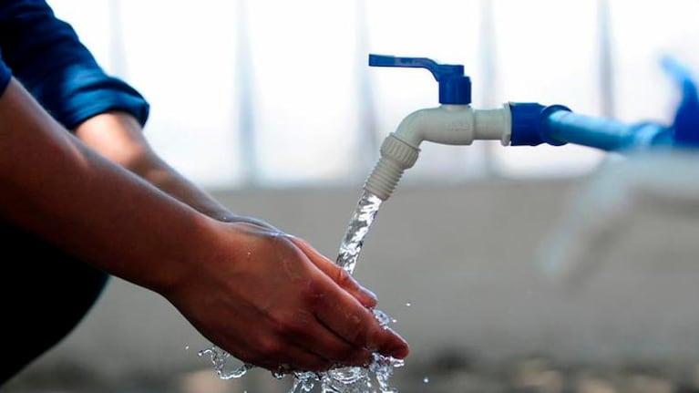 Investigan a una fábrica por contaminación de agua.