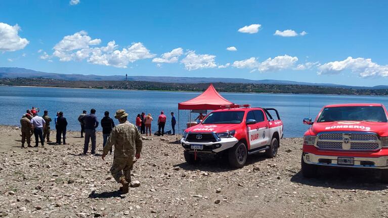 Investigan la muerte de un soldado en el Lago San Roque.