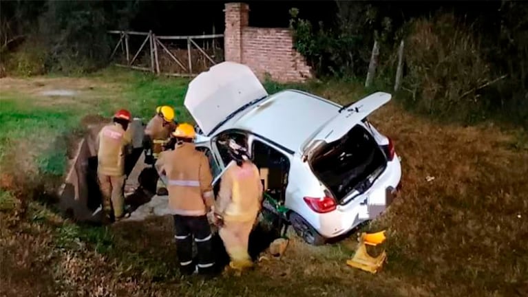 Investigan si la explosión de un celular cargándose provocó la tragedia del Sandero.