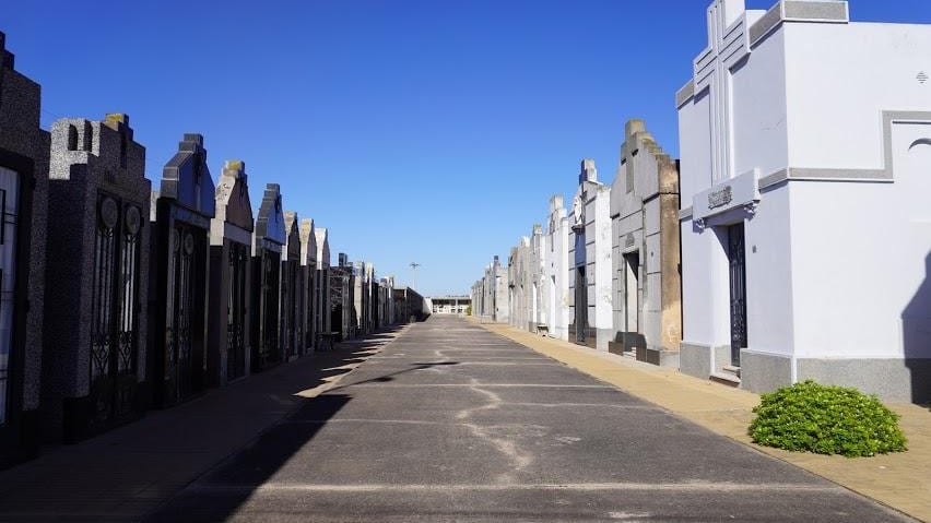 Investigan un ritual satánico en el cementerio de San Francisco.