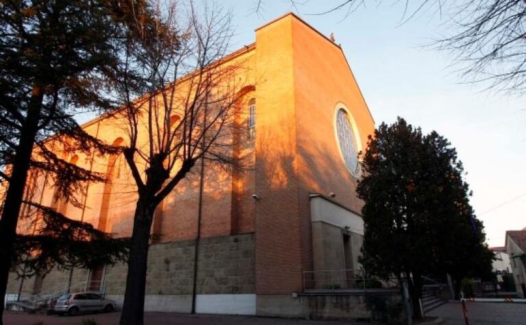 Italia: acusan a un cura de dirigir orgías y prostitución en su Iglesia