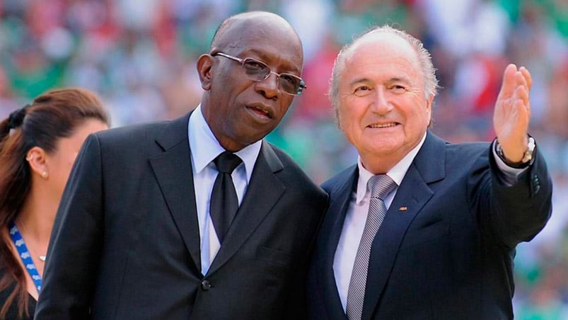 Jack Warner junto al suizo Joseph Blatter.