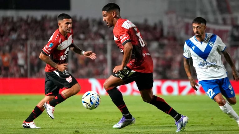 Jara fue desde el arranque en Instituto ante Vélez.