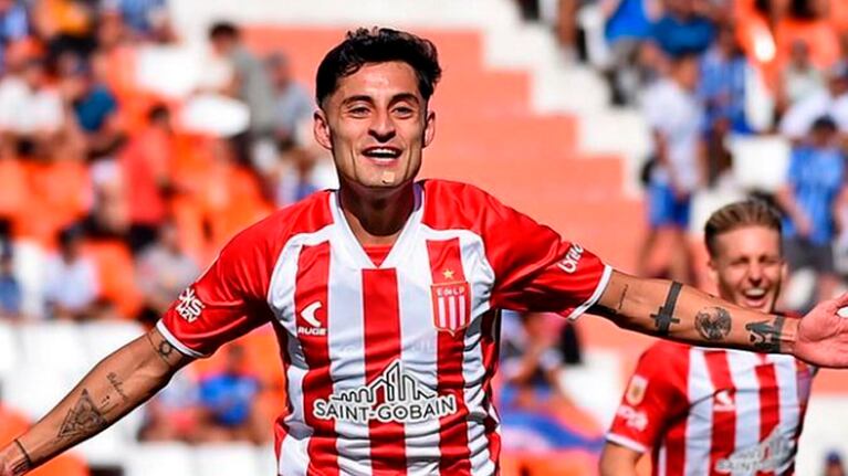 Javier Altamirano quedó internado tras sufrir convulsiones en pleno partido.