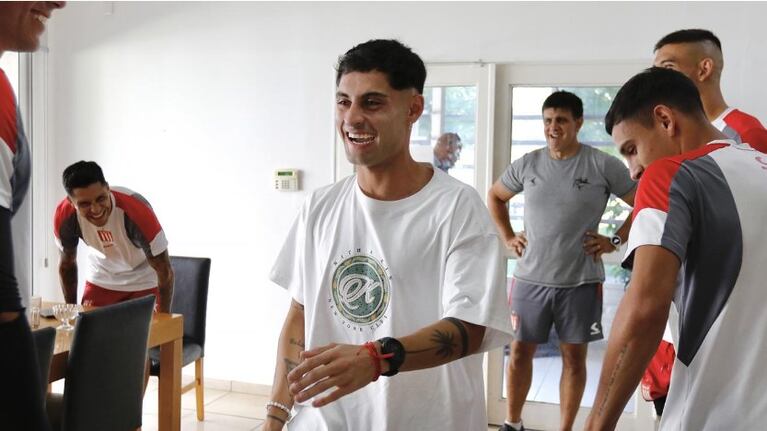 Javier Altamirano volvió a Estudiantes y se reencontró con sus compañeros.