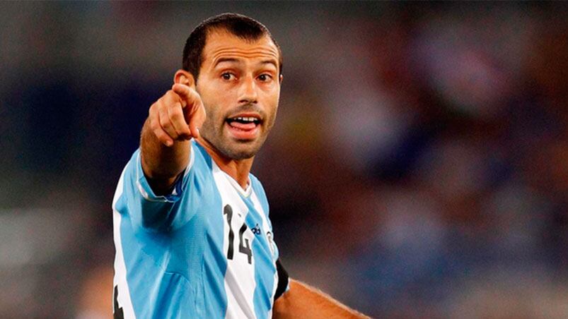 Javier Mascherano jugará al límite de tarjetas.