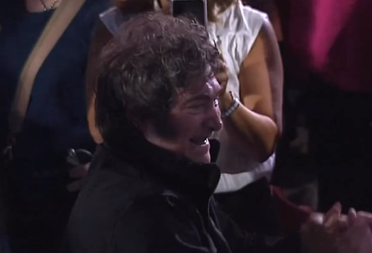 Javier Milei entrando en el Jesús María.