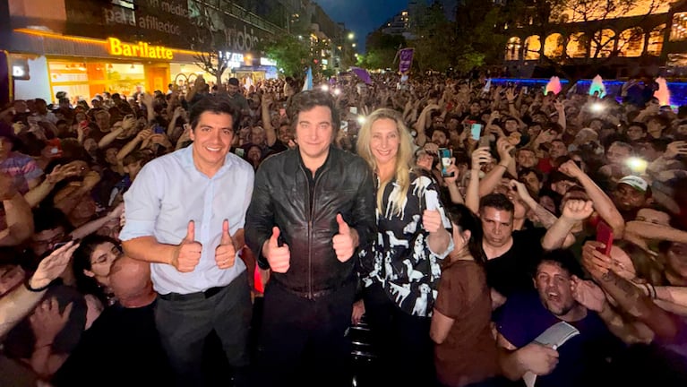 Javier Milei junto a Gonzalo Roca en Córdoba.
