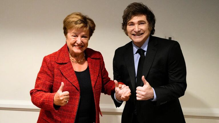 Javier Milei junto a la directora del FMI, Kristalina Georgieva. (Foto: Presidencia).