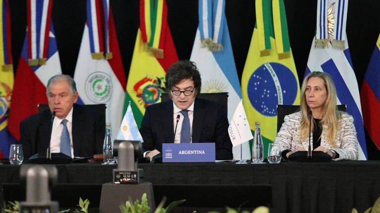 Javier Milei volvió a amenazar con retirar a la Argentina del Mercosur. (Foto: Presidencia)