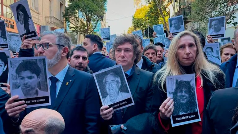 Javier Milei y su gabinete participó del acto a 30 años del atentado a la AMIA.