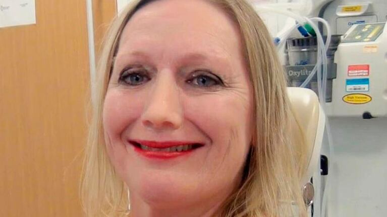 Jayne, feliz con su nueva nariz.