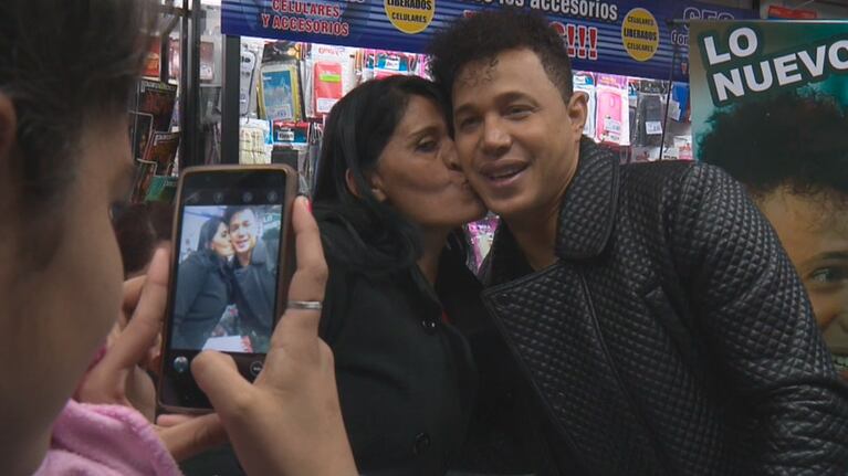 Jean Carlos convocó a cientos de fanáticos en la presentación de su disco.