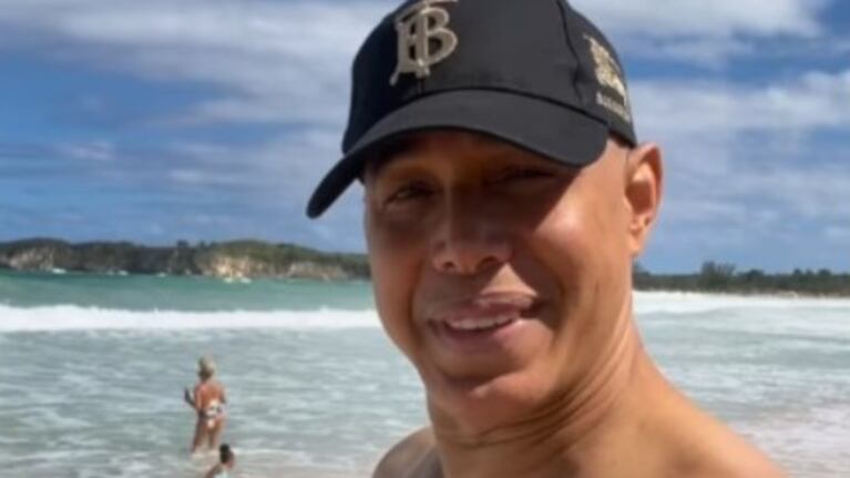 Jean Carlos, desde la playa de su país.