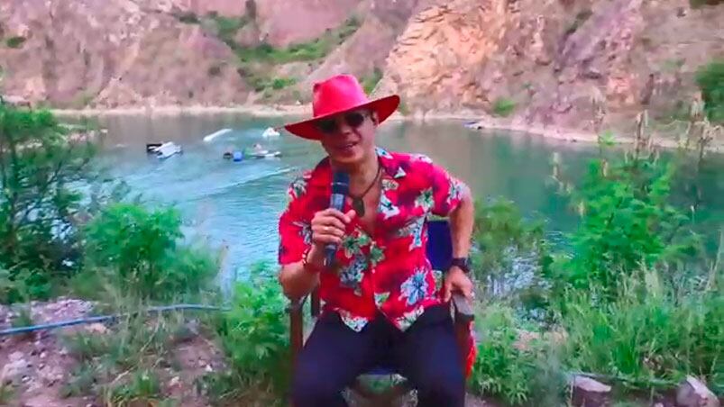 Jean Carlos hace un show en un escenario inédito