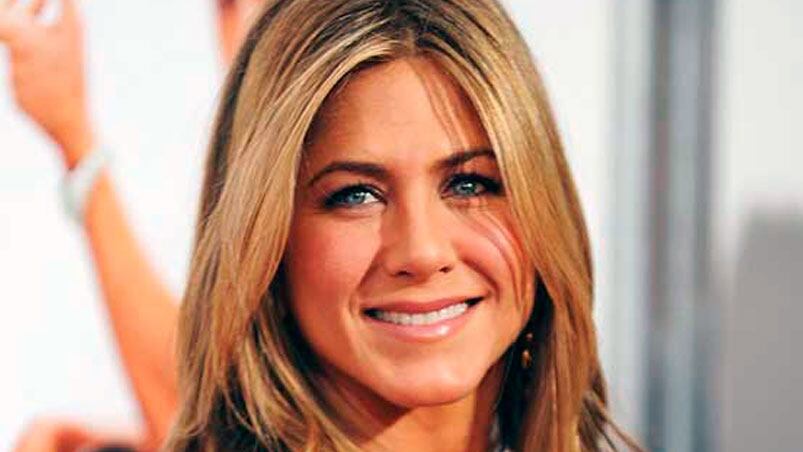 Jennifer Aniston se somete al método "cupping" para mantener su juventud.