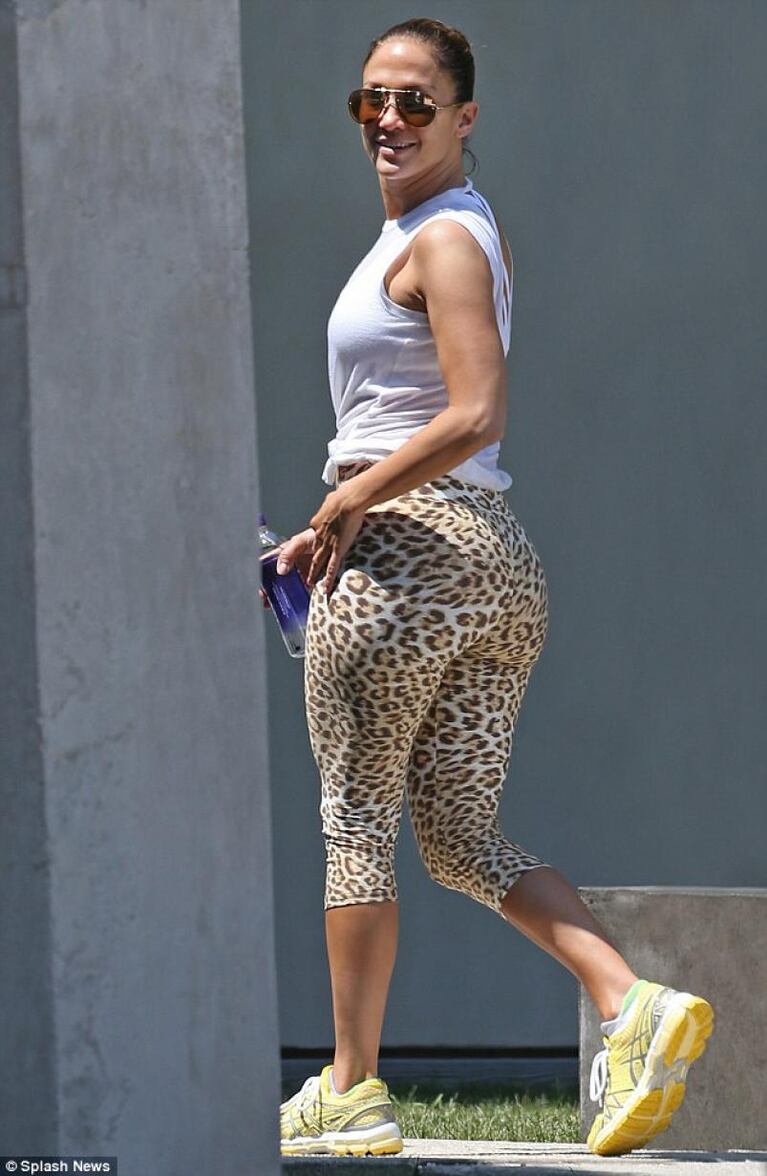 Jennifer Lopez y su culto a los abdominales