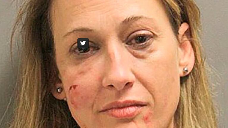 Jessica Collins, de 41 años, es la mujer que le arrancó la nariz a su amiga.
