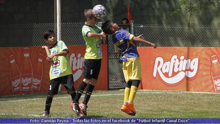 Jesús María goleó 4-1 a Calchín y está en semis.