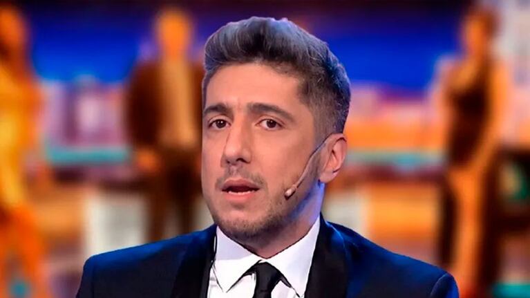 Jey Mammon se fue a España tras la denuncia de abuso.
