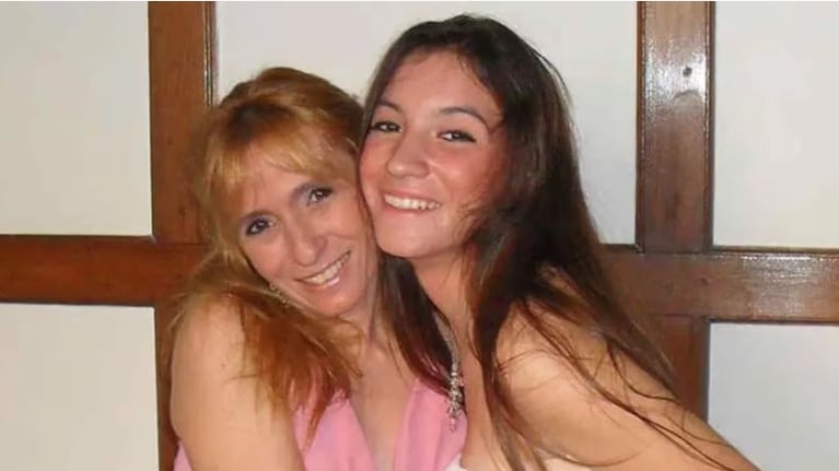 Jimena Adúriz, la mamá, junto a Ángeles Rawson. Imagen: gentileza TN.