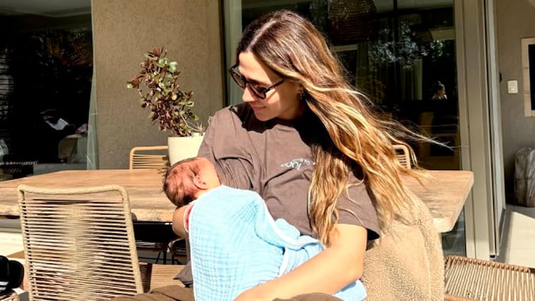 Jimena Barón disfrutando a pleno su maternidad.
