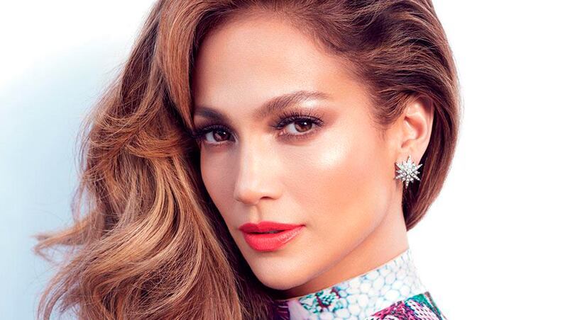 JLo subió una foto despojada de maquillaje.