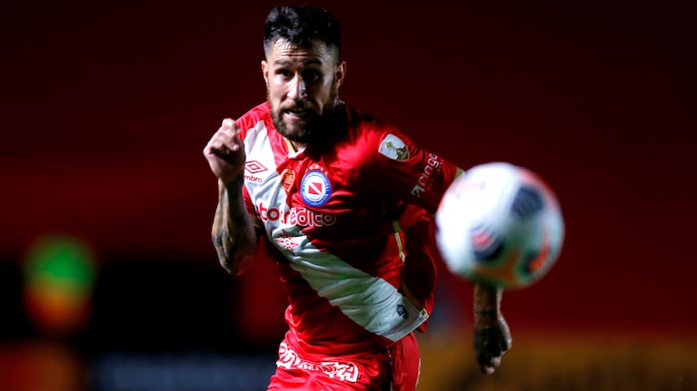 Jonathan Gómez en su paso por Argentinos Juniors. EFE/ Juan Ignacio Roncoroni