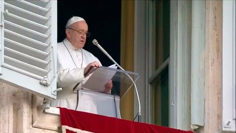 Jorge Bergoglio desde la ventana del palacio apostólico.