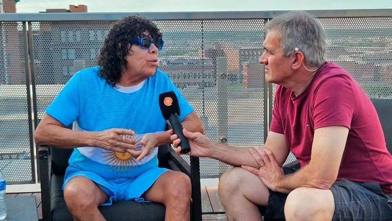 Jorge Cuadrado y Carlos "La Mona" Jiménez en un mano a mano imperdible de El Doce. Emmanuel Cuestas / El Doce.