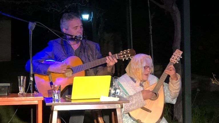 Jorge Cuadrado y Doña Jovita le pusieron música y emoción a la noche de Nono.