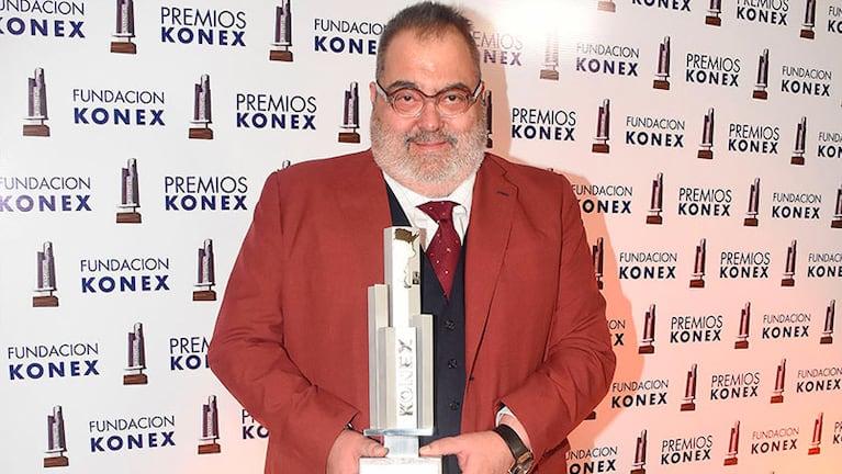 Jorge Lanata se accidentó al salir de los Premios Konex. 