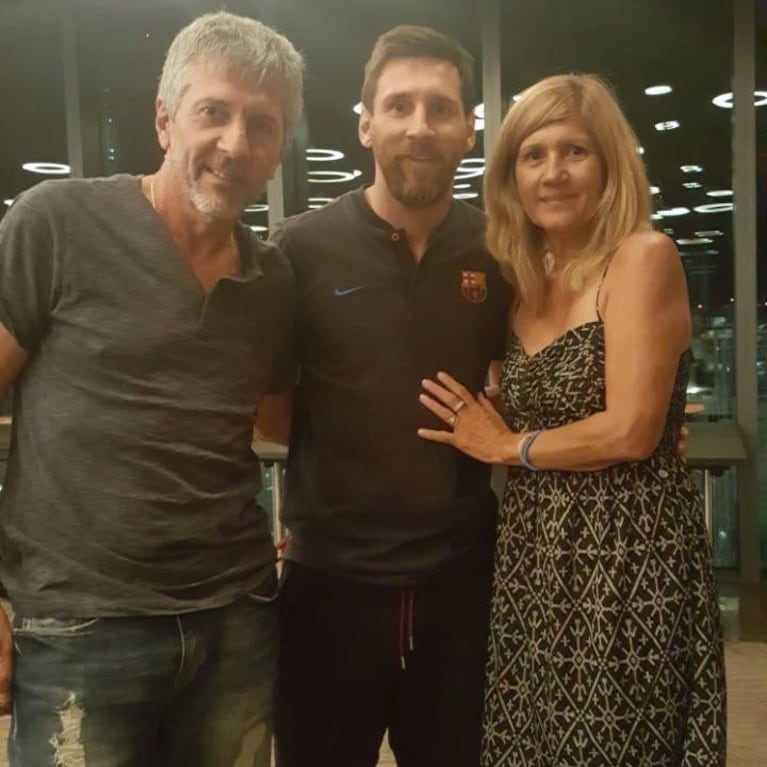 Jorge, Lionel y Celia en una fiesta en Rosario.