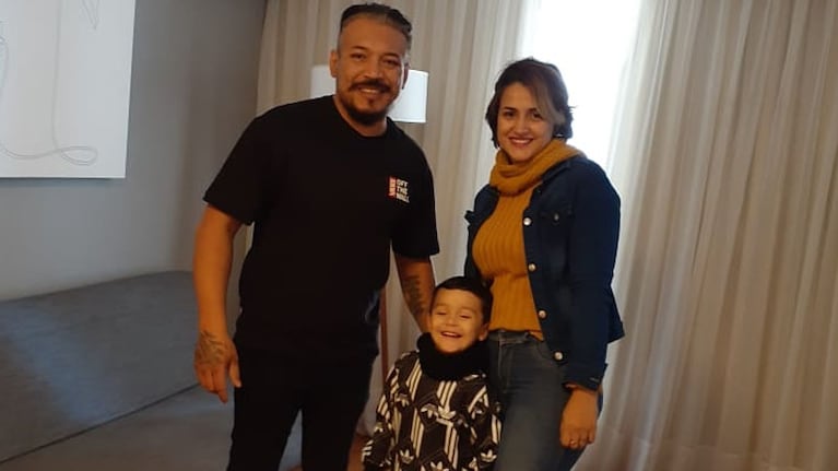 José, su esposa y su hijito.