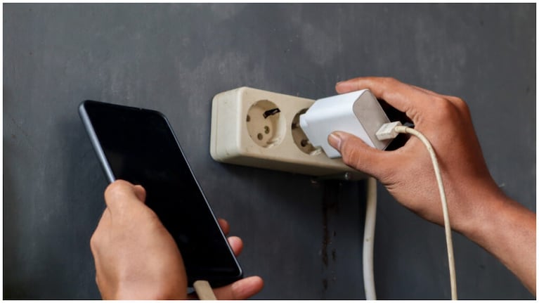 Joven recibió una descarga eléctrica y murió en Córdoba. (Imagen ilustrativa).
