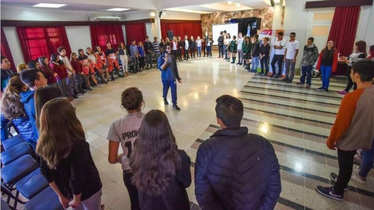 Jóvenes debatieron la problemática de adicciones en Carlos Paz