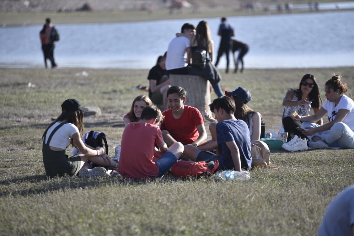 Jóvenes, estudiantes y familias coparon la villa serrana para celebrar su día. Foto: Lucio Casalla/ElDoce.tv