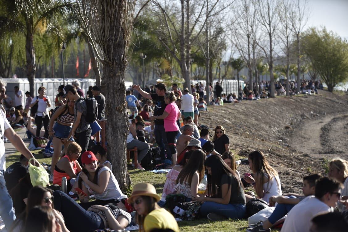 Jóvenes, estudiantes y familias coparon la villa serrana para celebrar su día. Foto: Lucio Casalla/ElDoce.tv