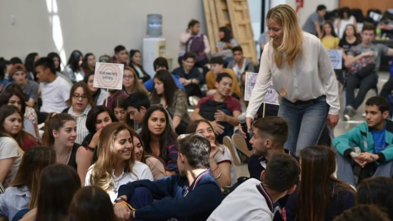 Jóvenes que se multiplican para prevenir adicciones