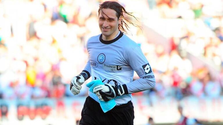 Juan Carlos Olave renovó su contrato en Belgrano.