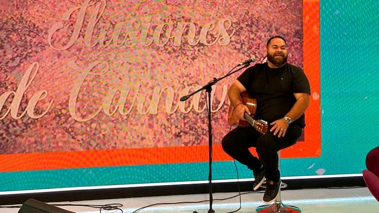 Juan Fuentes, el artista que con la fuerza de su voz canta hasta temas de Andrea Bocelli