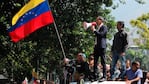 Juan Guiadó junto a Leopoldo López, el dirigente político liberado.