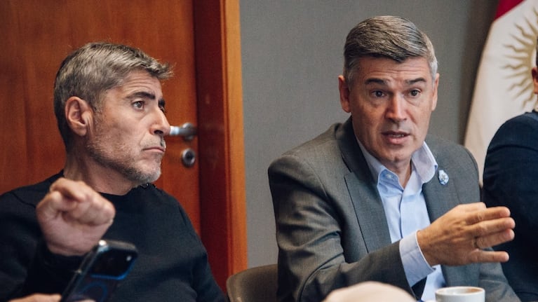 Juan Pablo Quinteros junto al intendente Daniel Passerini.