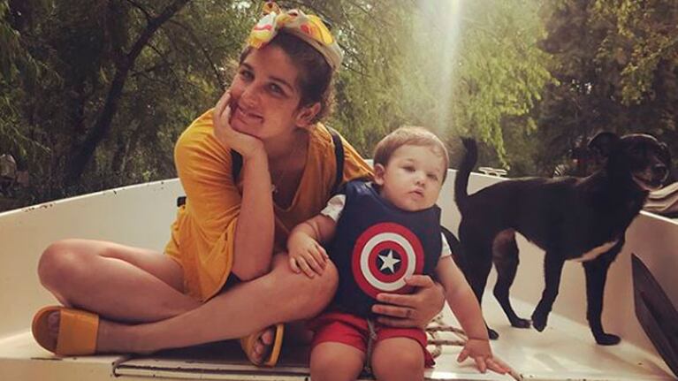 Juana Repetto junto a su hijo, Toribio.