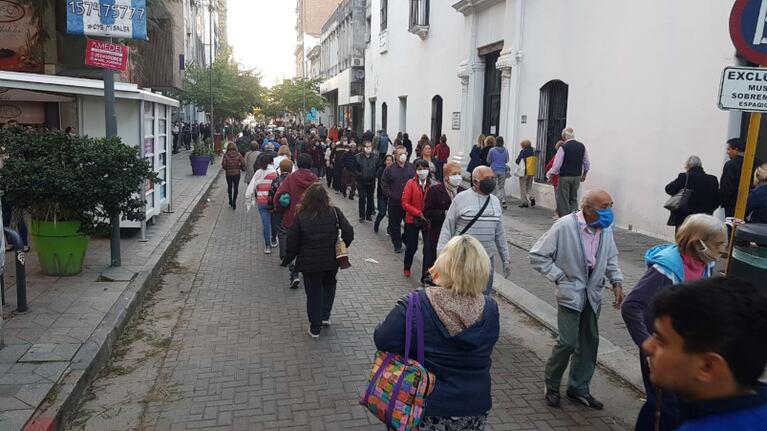 Jubilados, expuestos ante la pandemia: en salud y en economía.