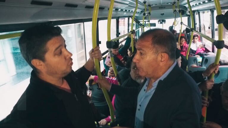 Juez, cara a cara con un cordobés arriba del transporte urbano.